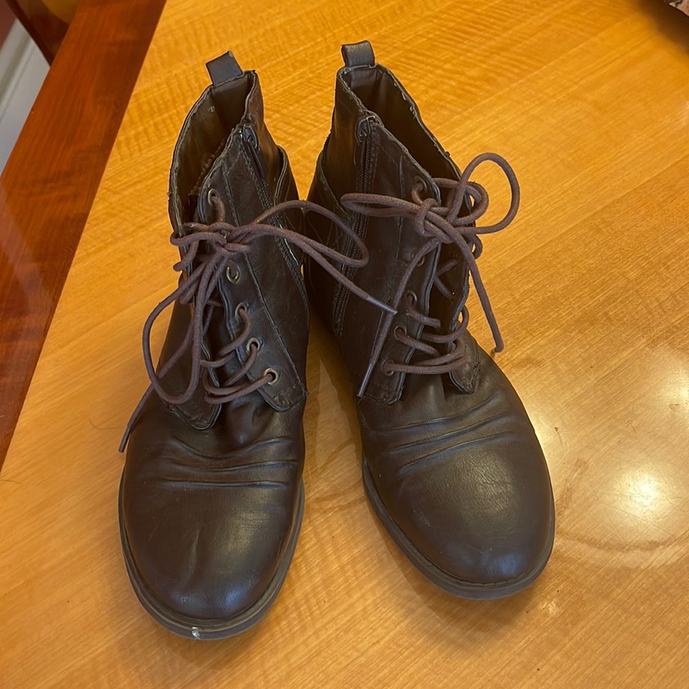 Forever size 8 1/2 brown ankle shoes